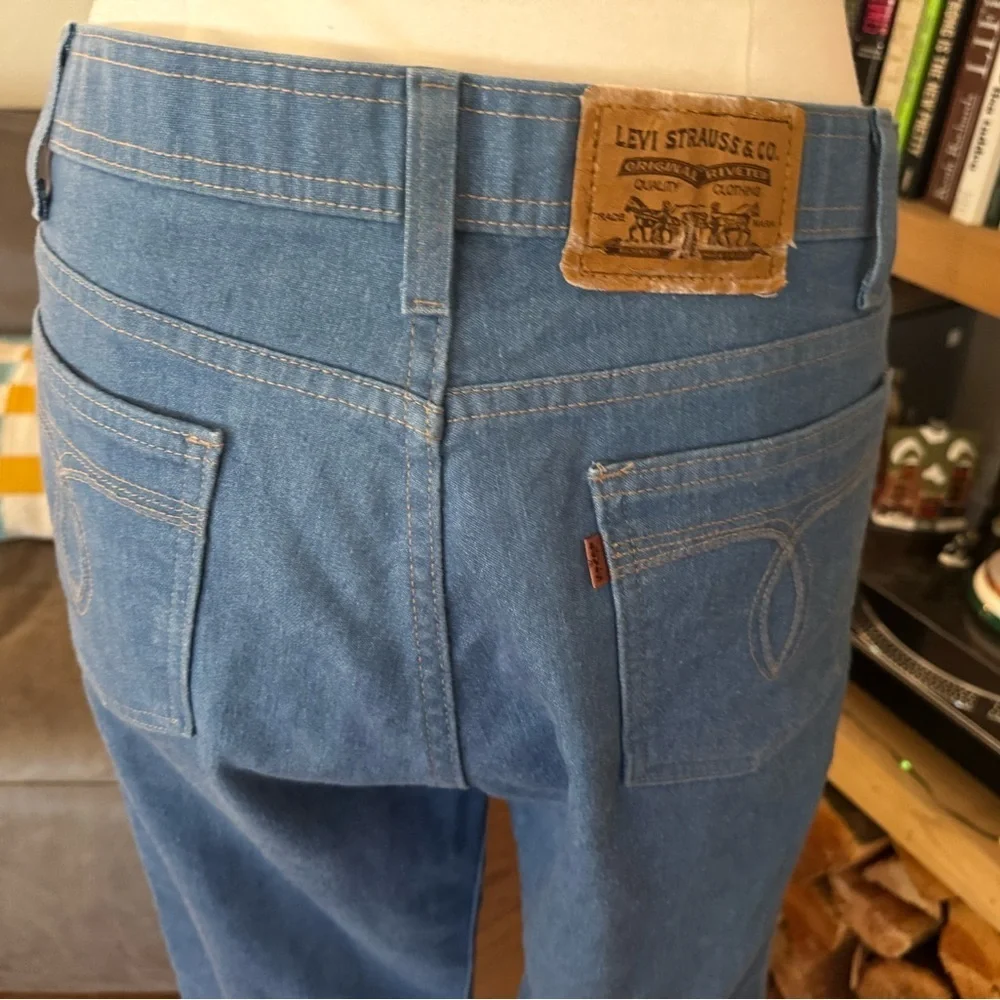 Vintage 90’s Levi’s cut cropped action Denim Jeans